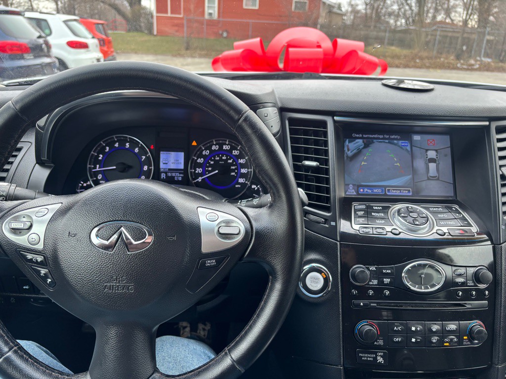 2016 INFINITI QX70 Image 20