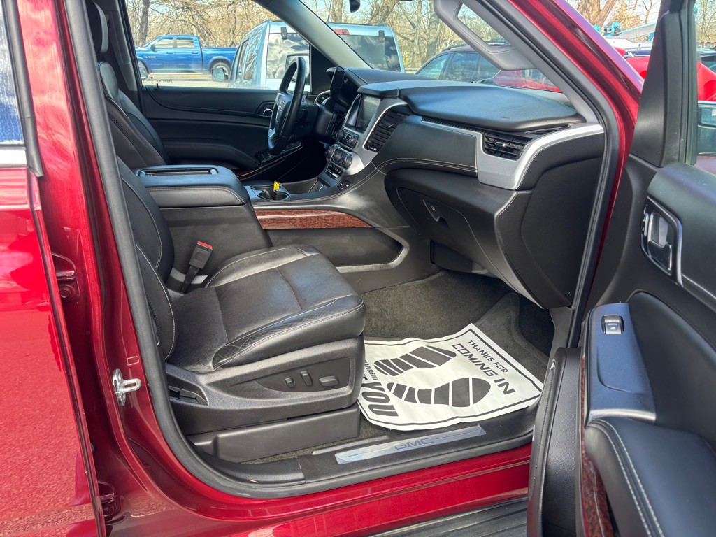 2017 GMC Yukon Image 16