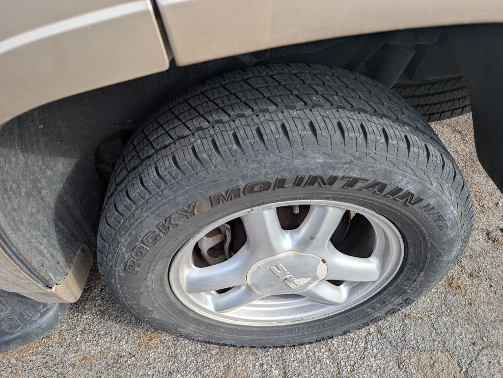 2006 GMC Envoy Image 11