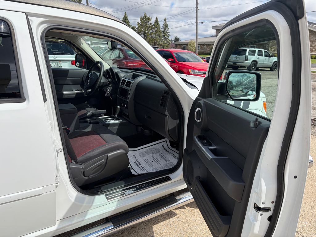 2011 Dodge Nitro Image 11