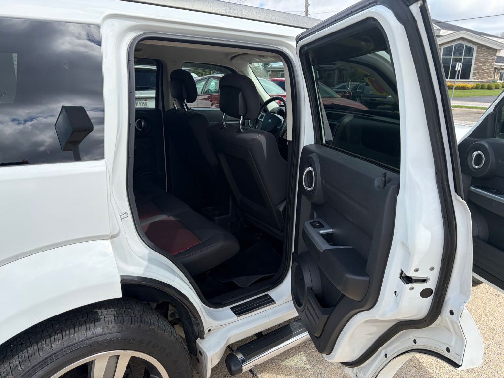 2011 Dodge Nitro Image 12
