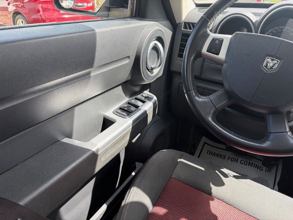 2011 Dodge Nitro Image 18