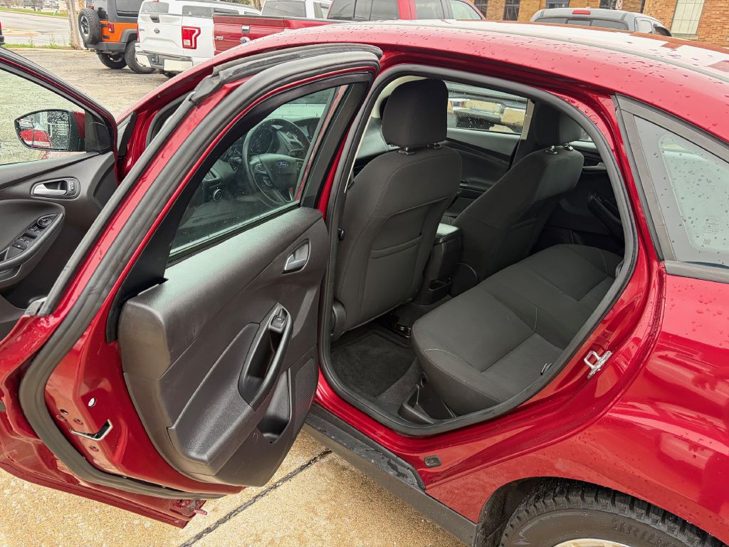 2015 Ford Focus Image 10
