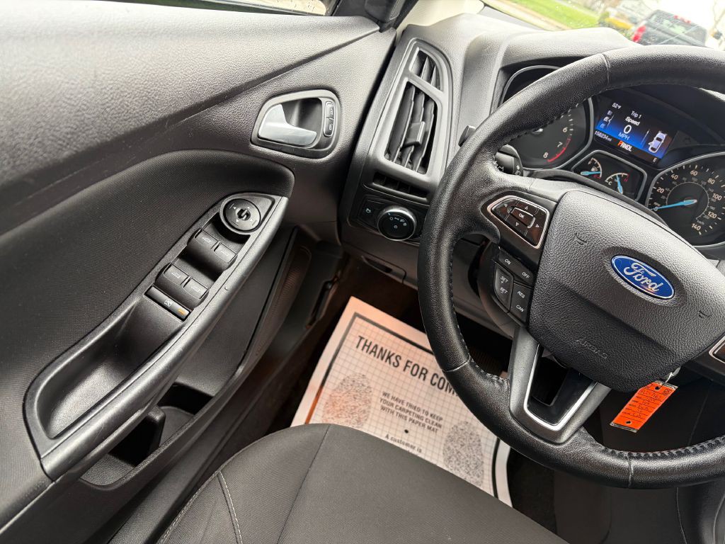 2015 Ford Focus Image 18