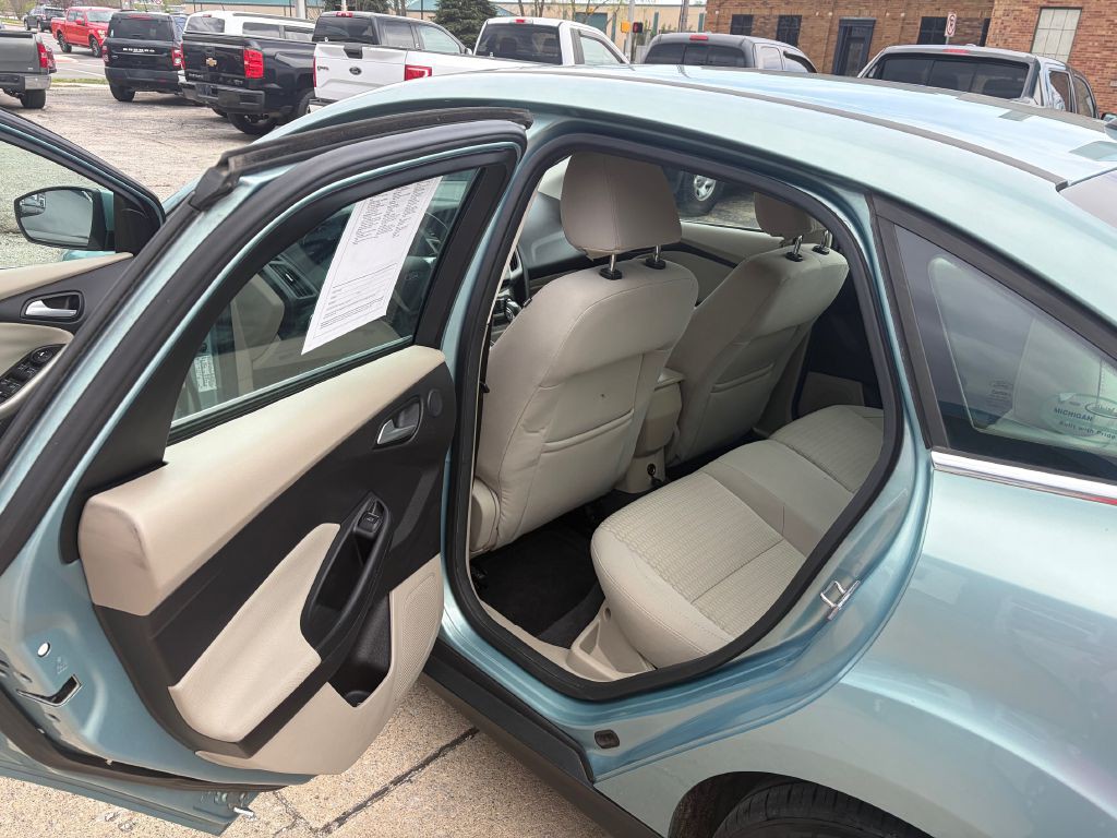 2012 Ford Focus Image 10