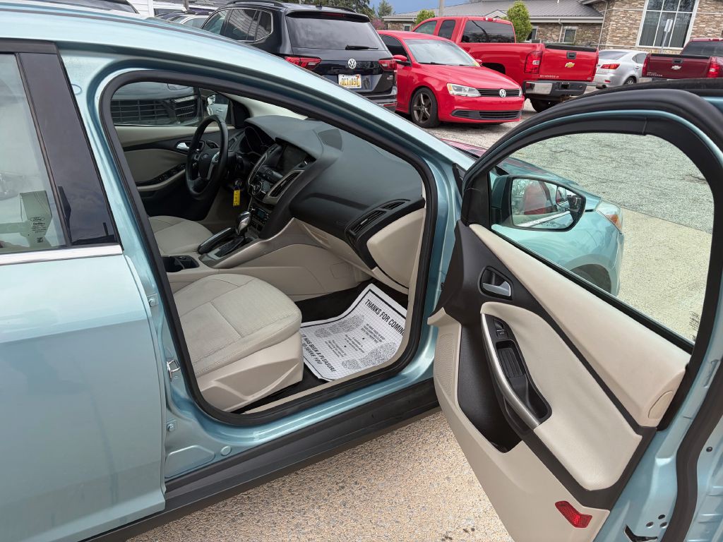 2012 Ford Focus Image 11