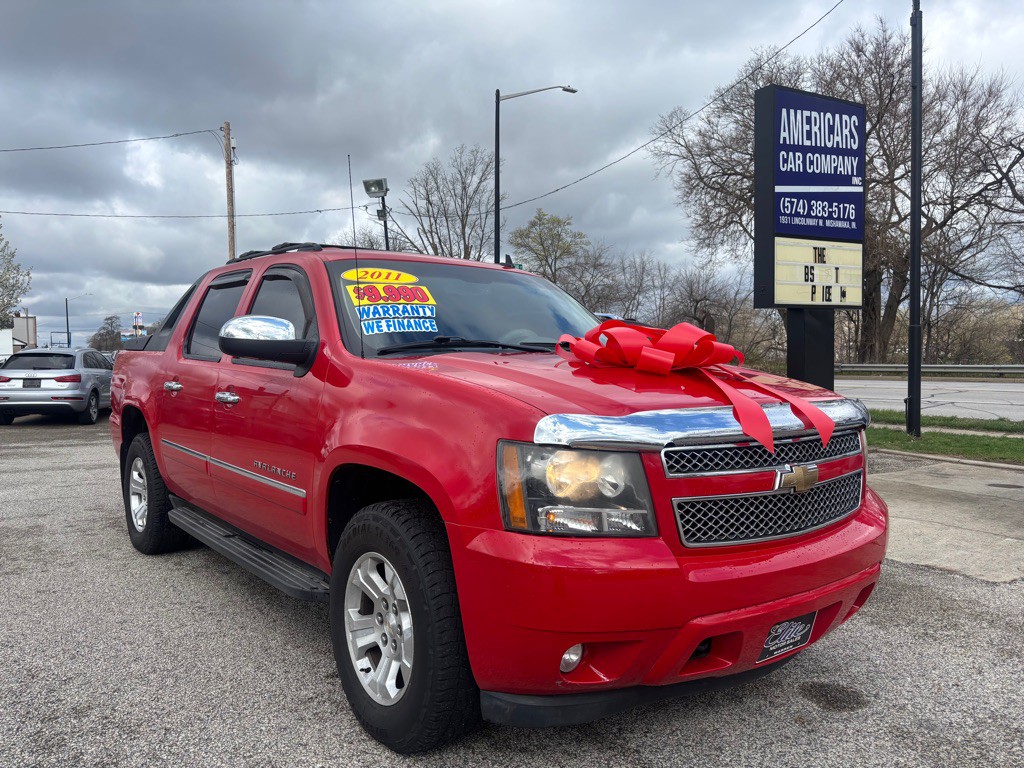 2011 Chevrolet Avalanche Image 1