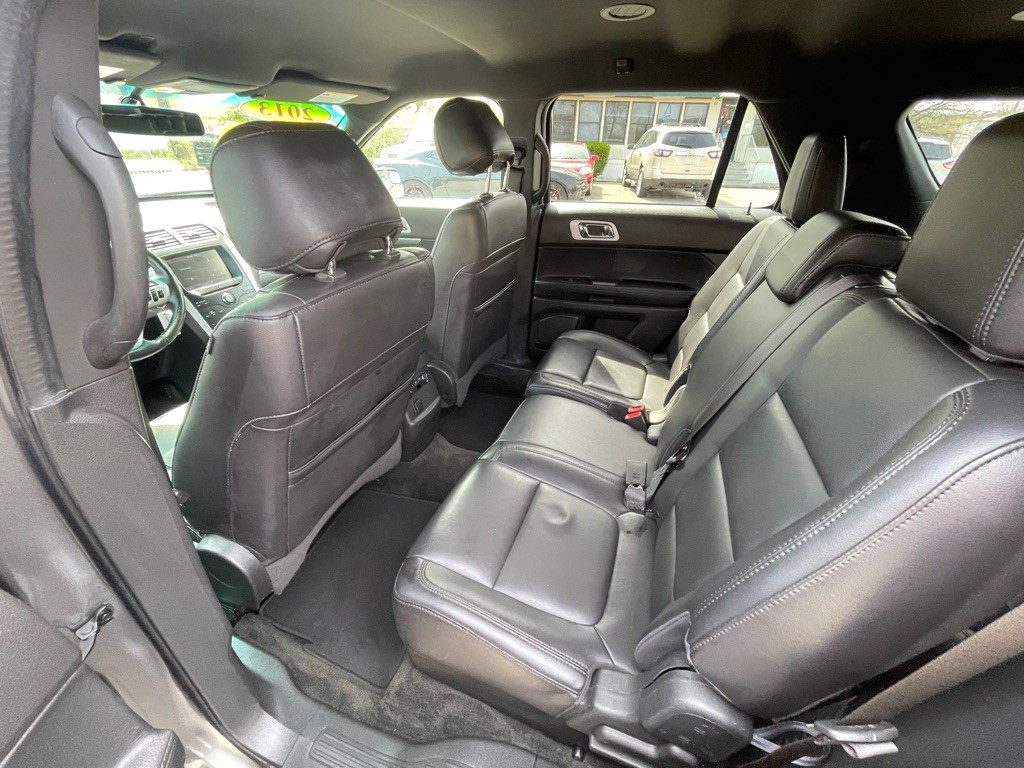 2013 Ford Explorer Image 12