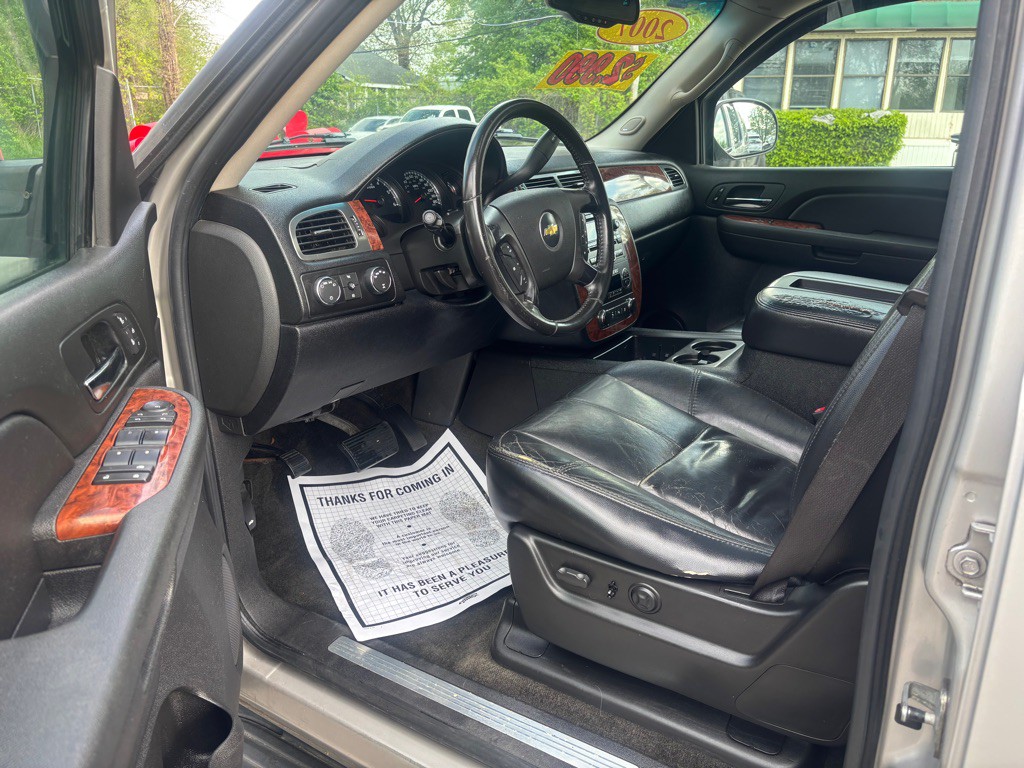 2007 Chevrolet Suburban Image 8