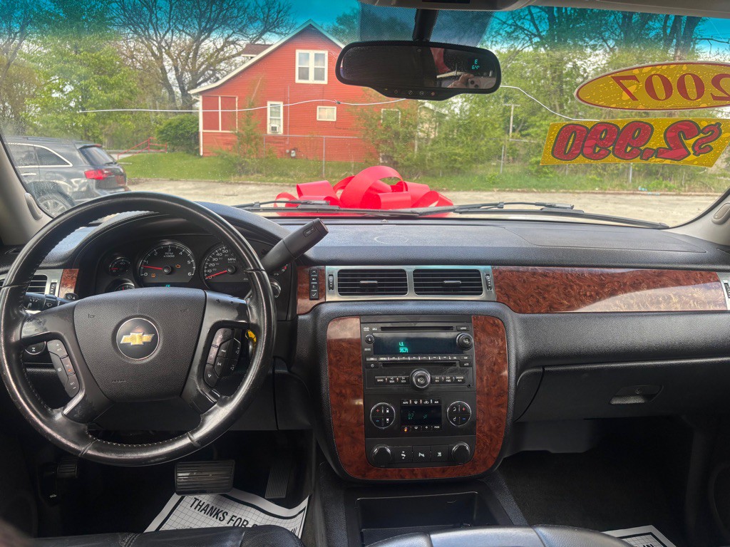 2007 Chevrolet Suburban Image 13