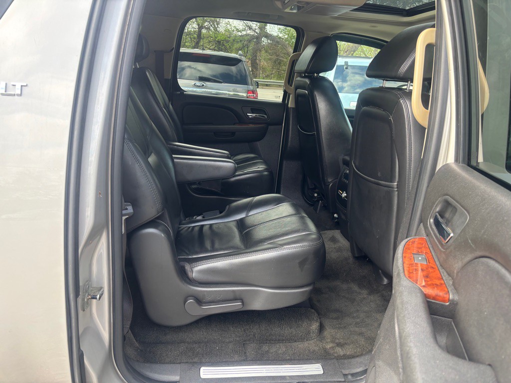 2007 Chevrolet Suburban Image 15