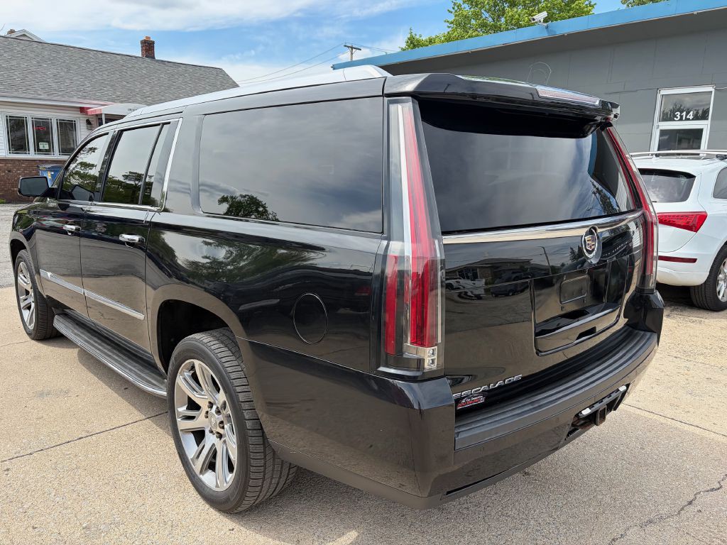 2015 Cadillac Escalade Image 7