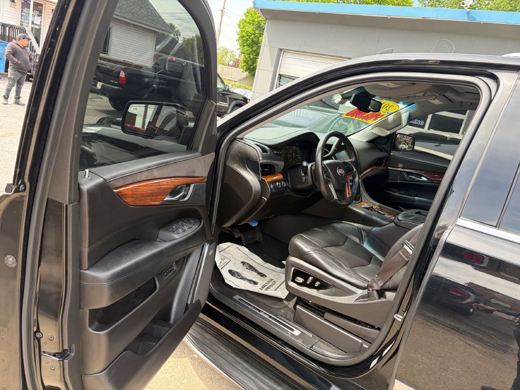 2015 Cadillac Escalade Image 9