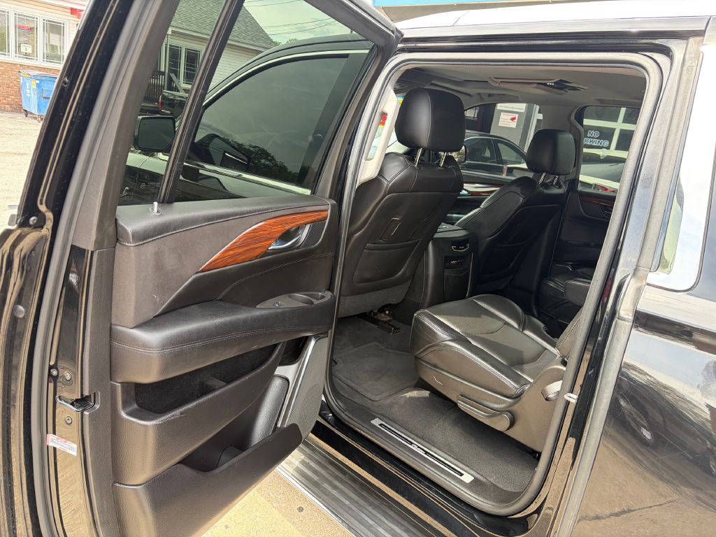 2015 Cadillac Escalade Image 10