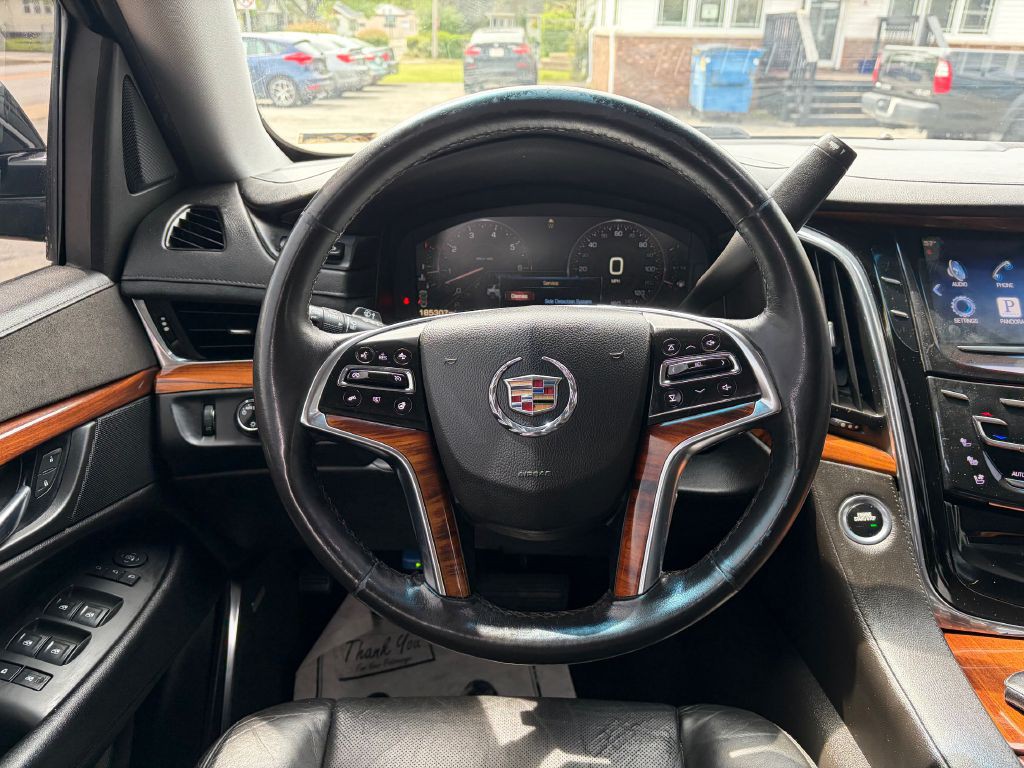 2015 Cadillac Escalade Image 17