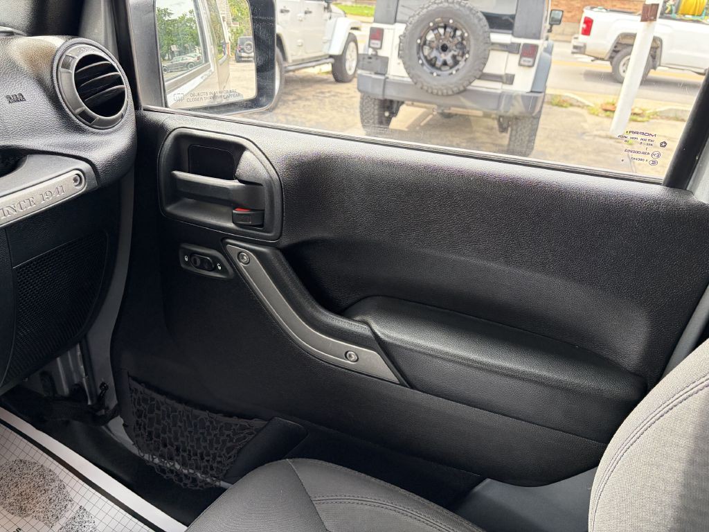 2016 Jeep Wrangler Image 11