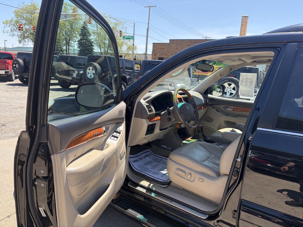 2004 Lexus GX Image 8