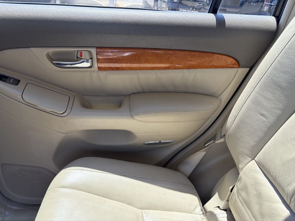2004 Lexus GX Image 11