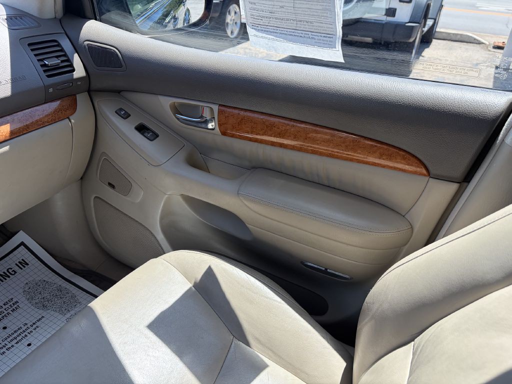2004 Lexus GX Image 12
