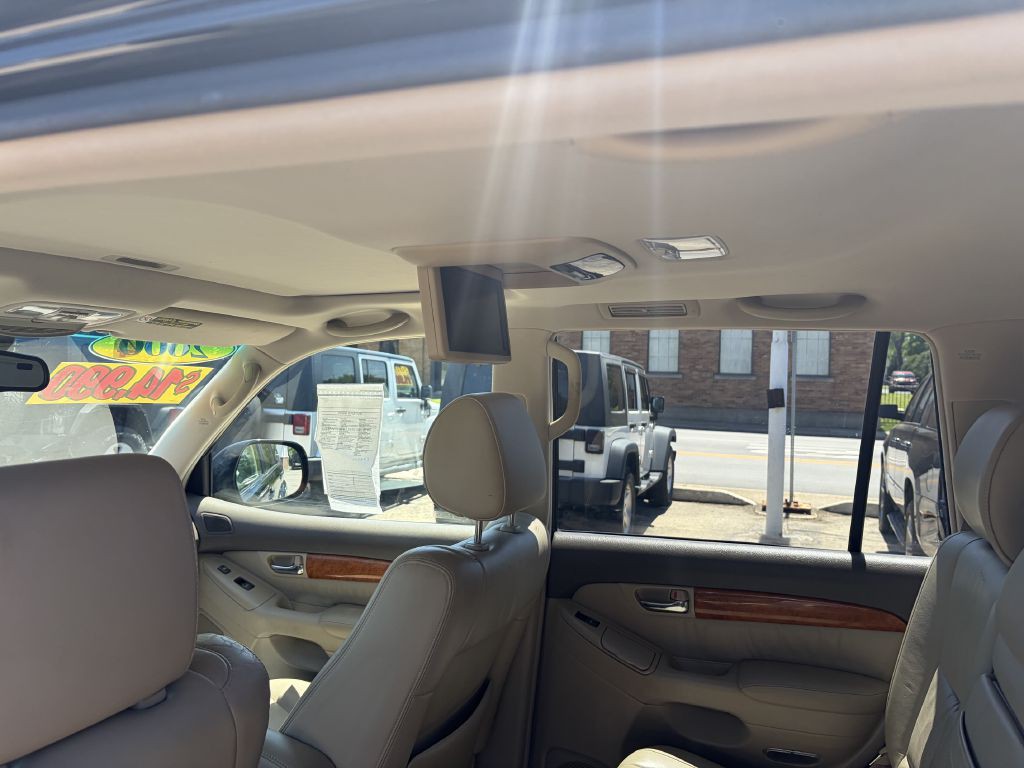 2004 Lexus GX Image 19