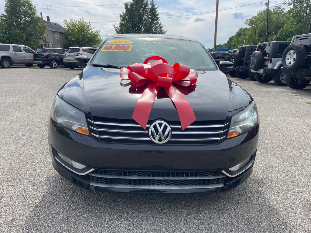 2015 Volkswagen Passat Image 2