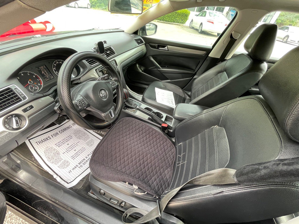 2015 Volkswagen Passat Image 9