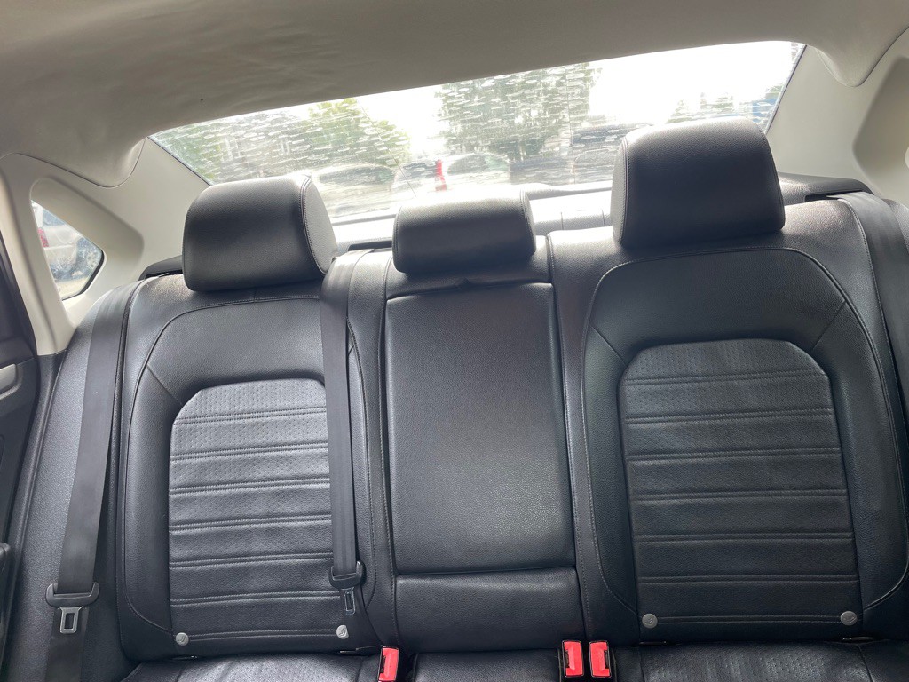 2015 Volkswagen Passat Image 10