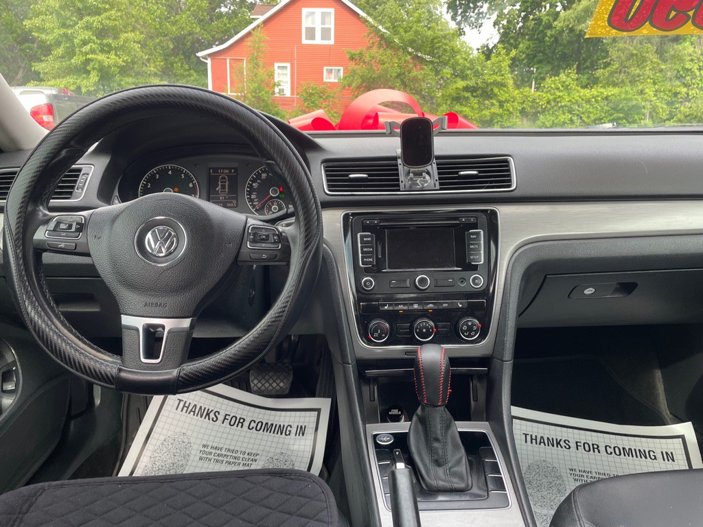 2015 Volkswagen Passat Image 13