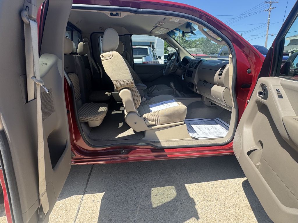 2008 Nissan Frontier Image 12