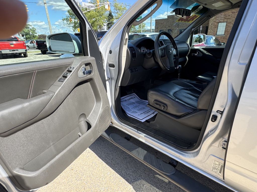 2010 Nissan Frontier Image 9