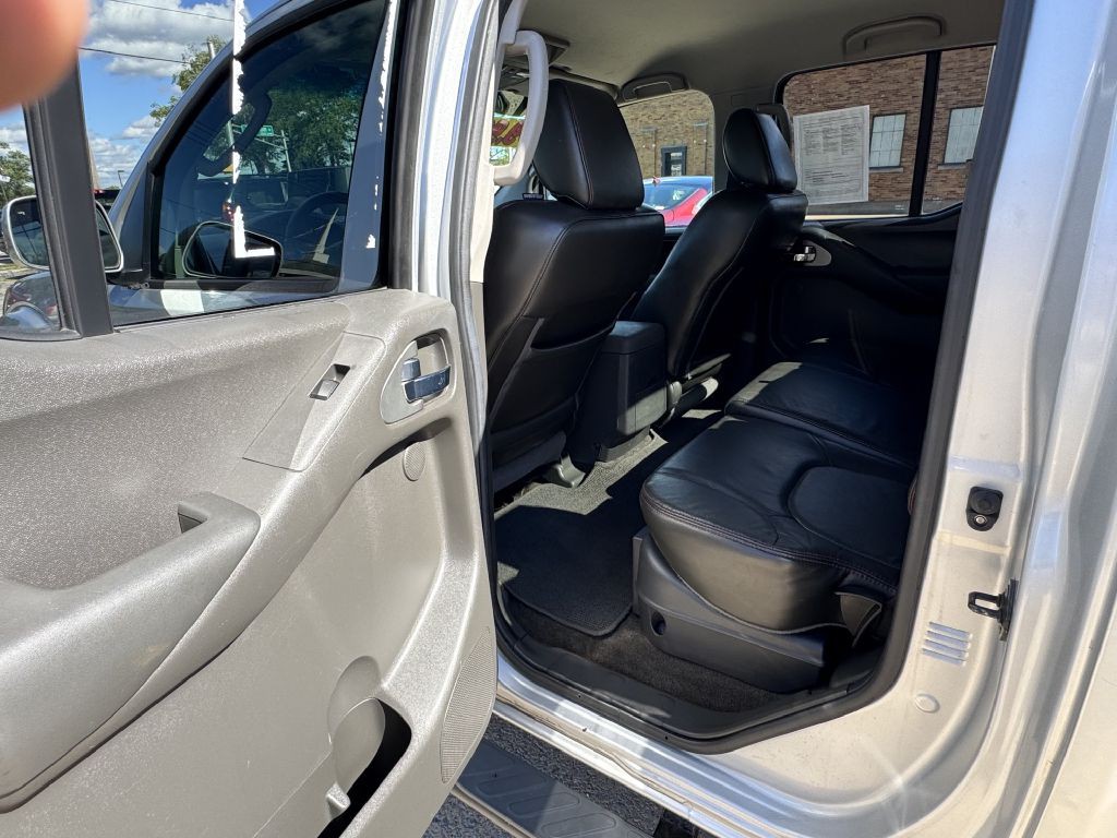 2010 Nissan Frontier Image 10
