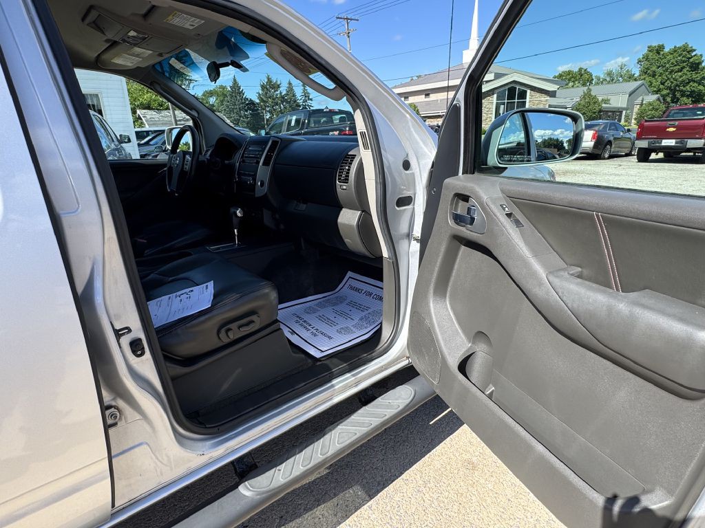 2010 Nissan Frontier Image 11