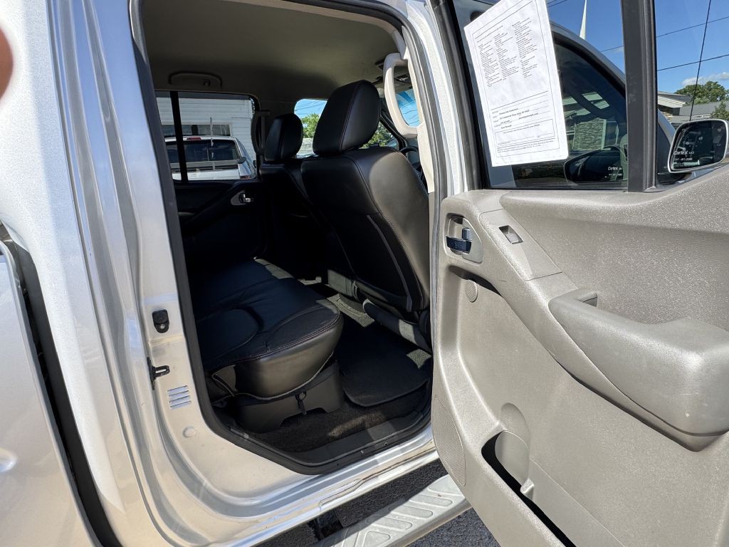 2010 Nissan Frontier Image 12