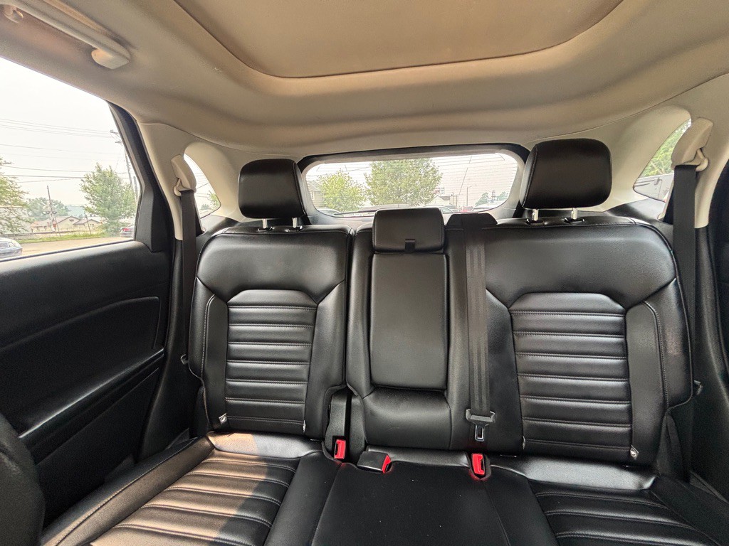 2019 Ford Edge Image 10