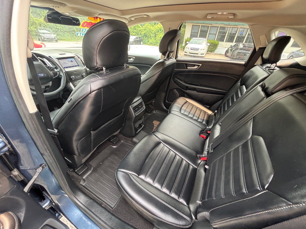 2019 Ford Edge Image 12