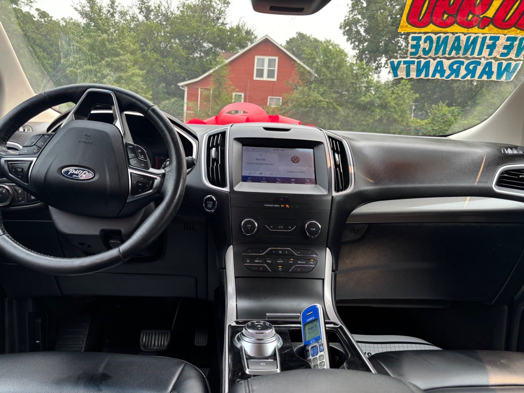2019 Ford Edge Image 13