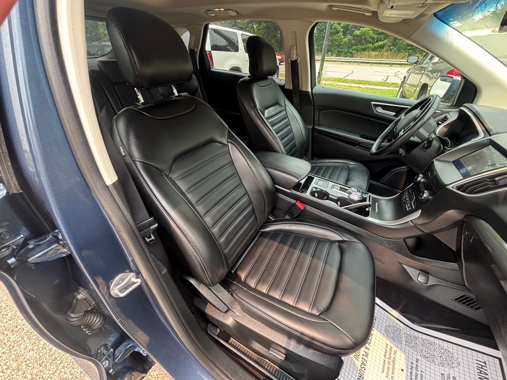 2019 Ford Edge Image 18