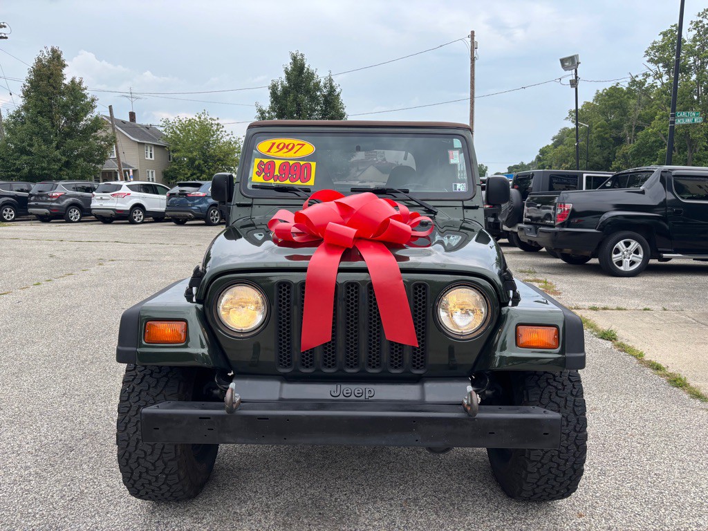 1997 Jeep Wrangler Image 2