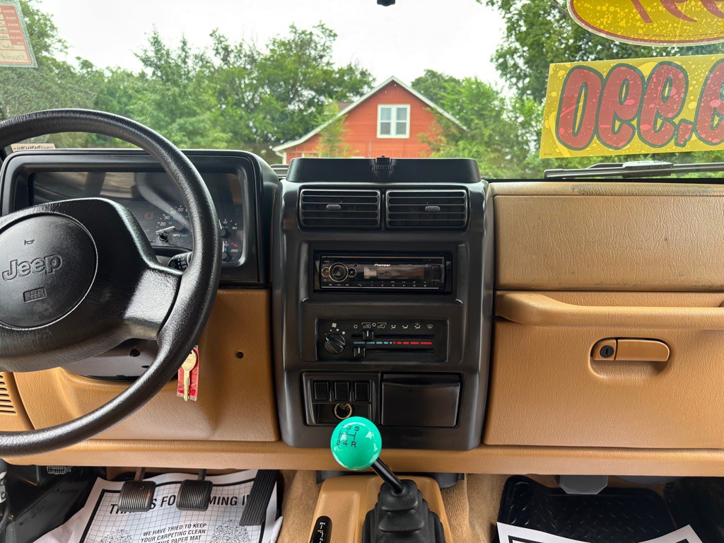 1997 Jeep Wrangler Image 13