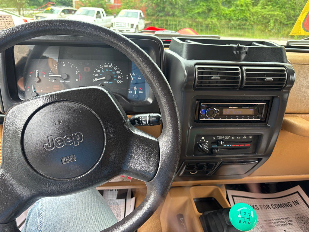 1997 Jeep Wrangler Image 15