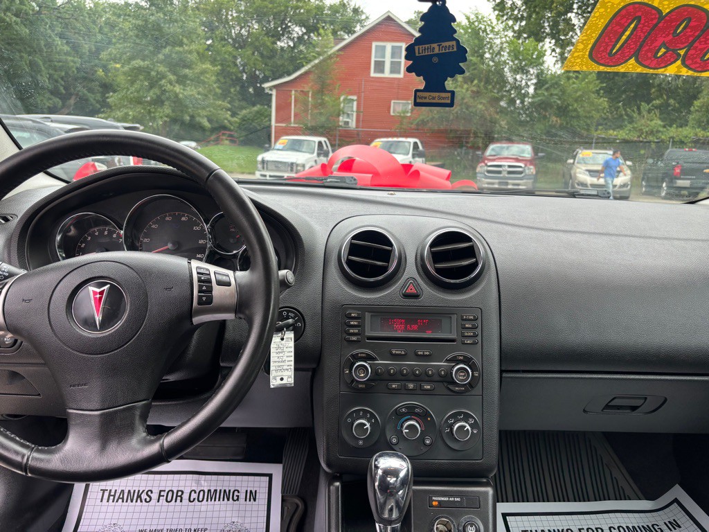 2007 Pontiac G6 Image 12