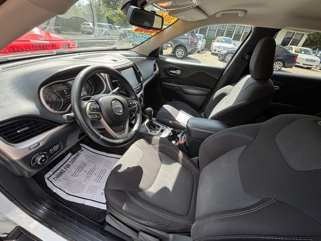 2016 Jeep Cherokee Image 8