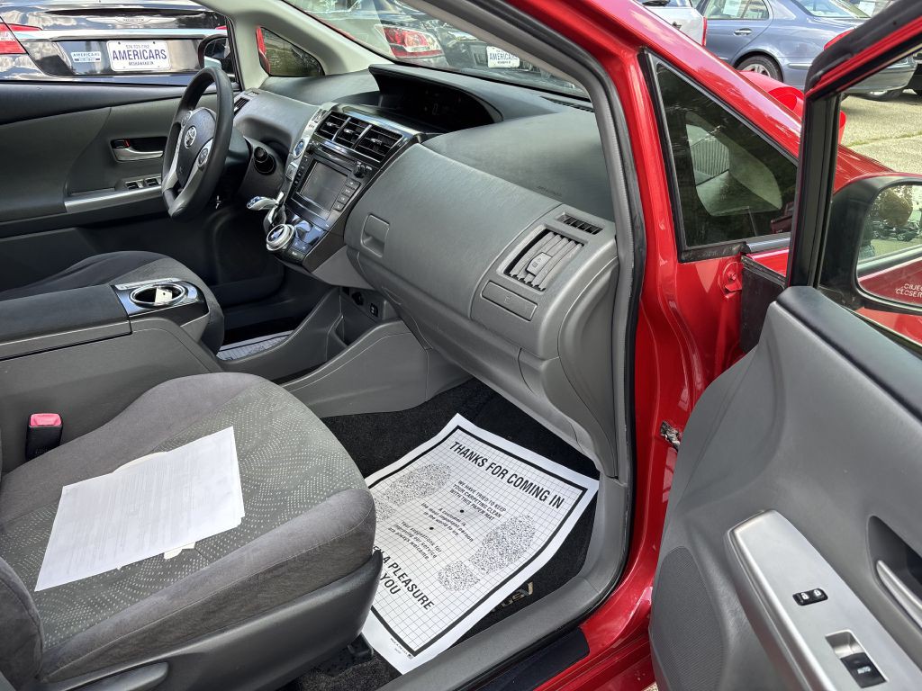 2012 Toyota Prius Image 16