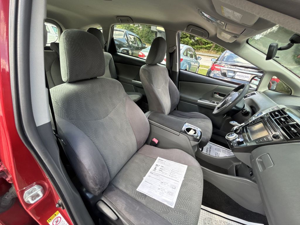 2012 Toyota Prius Image 17