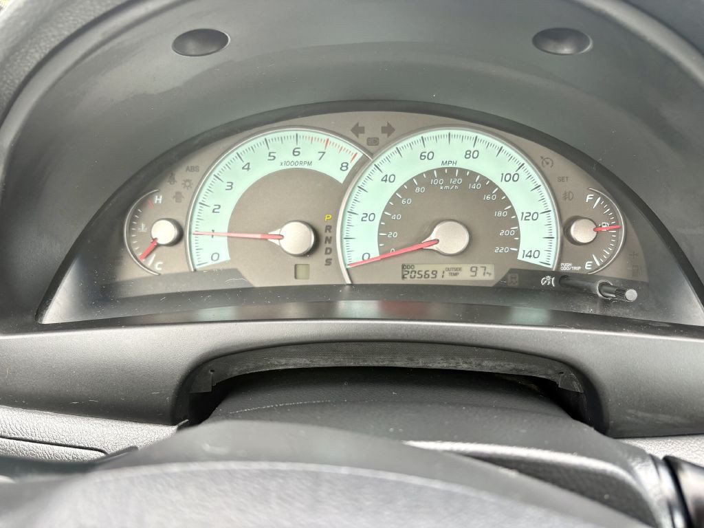 2010 Toyota Camry Image 16
