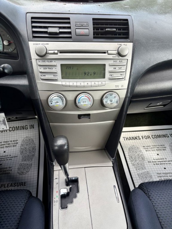 2010 Toyota Camry Image 17