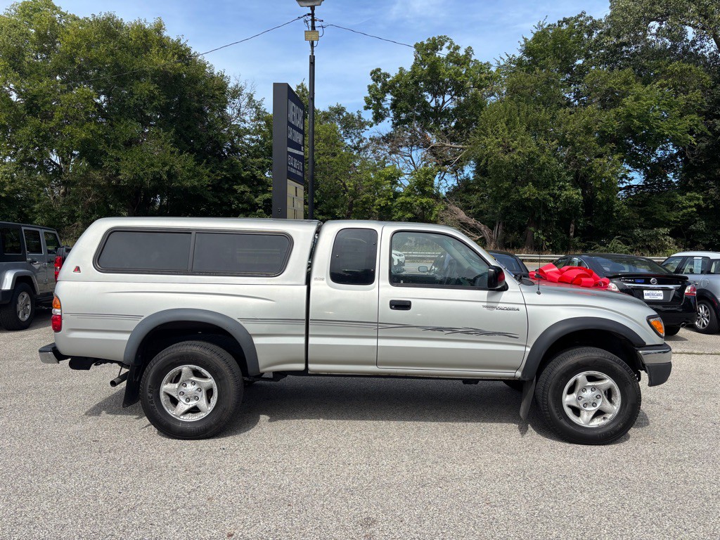 2001 Toyota Tacoma Image 4