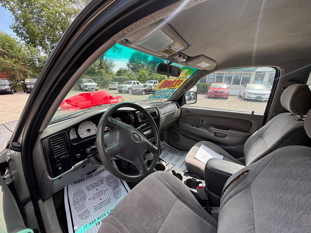 2001 Toyota Tacoma Image 9