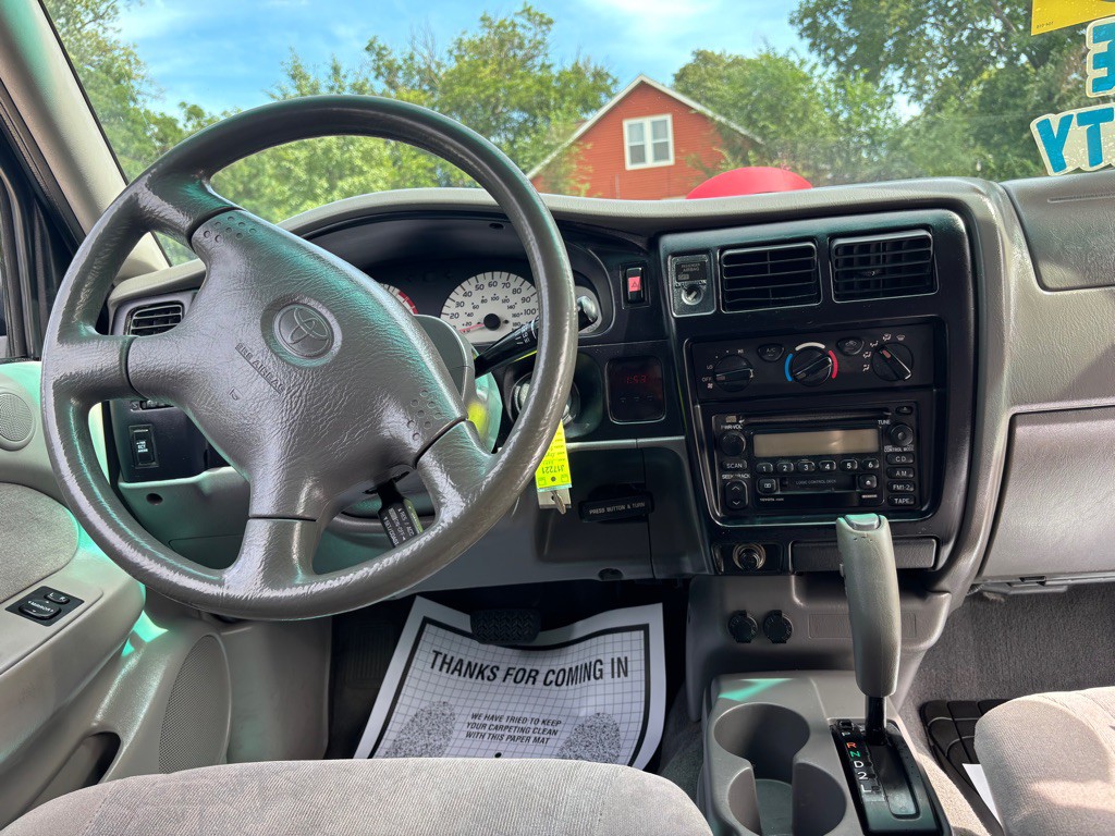 2001 Toyota Tacoma Image 13