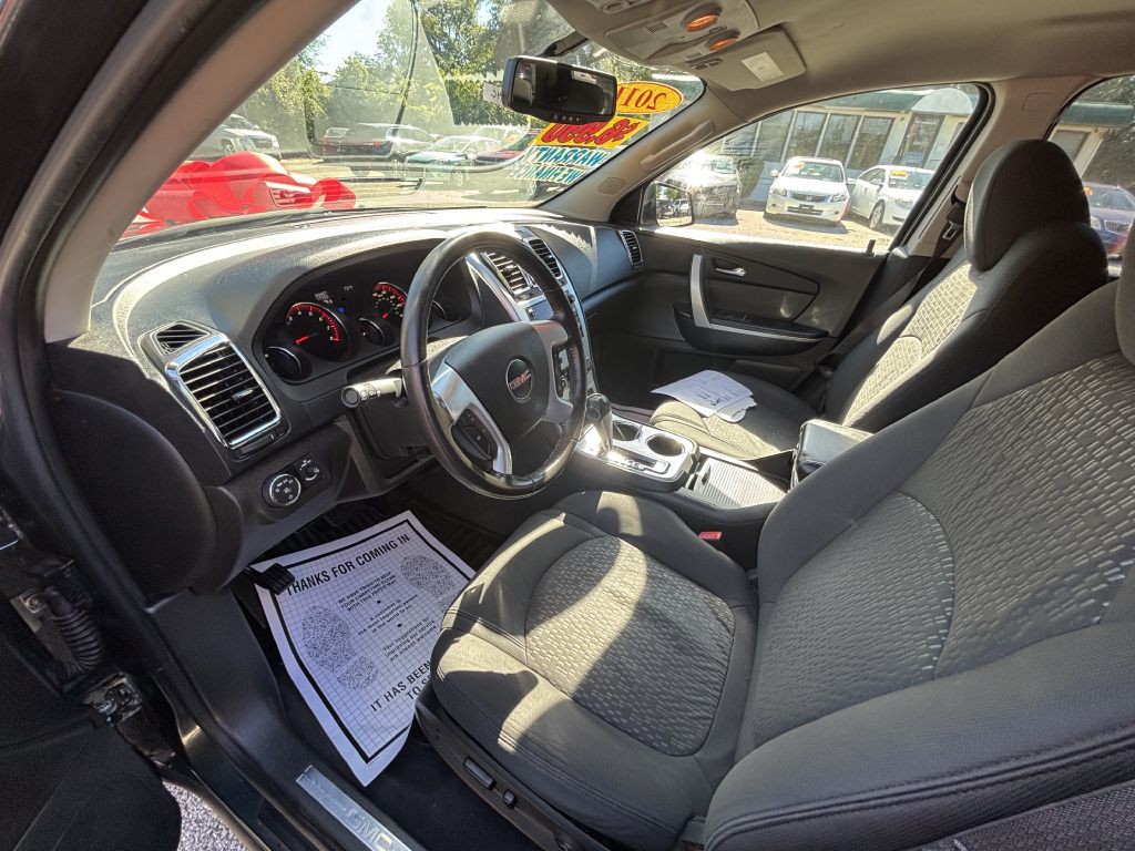 2011 GMC Acadia Image 9